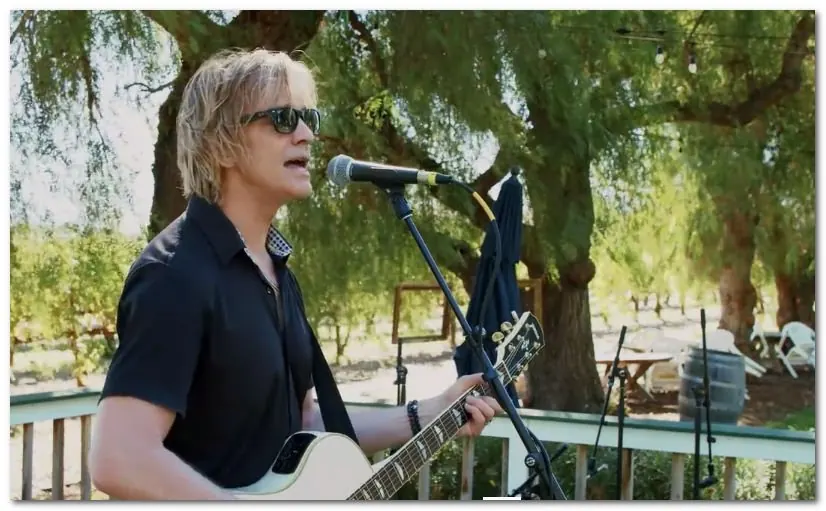 David Victor performs a virtual benefit concert
