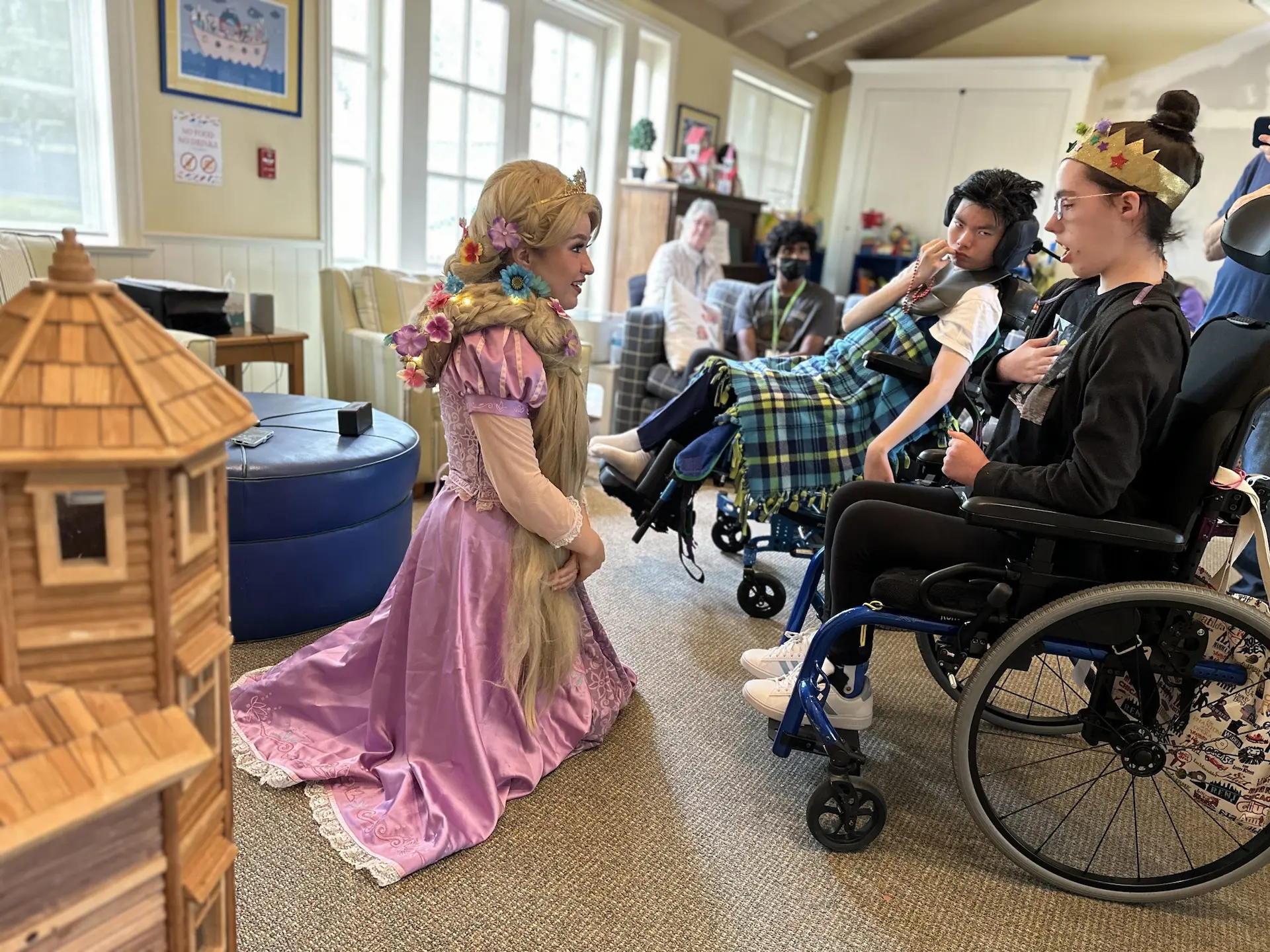 Harmony & Healing artist Jordyn Foley performing at George Mark Children